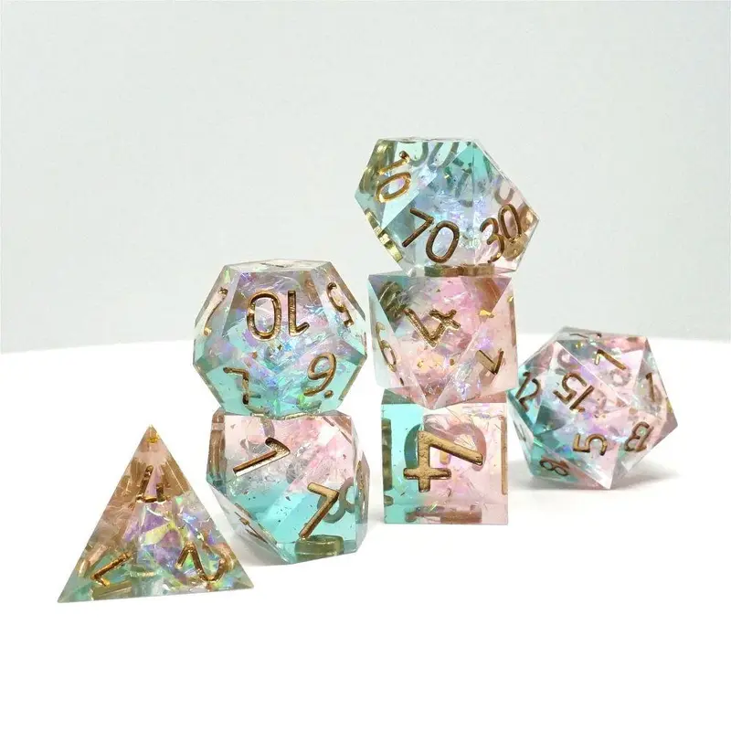 Mimic Sharp 7ct Triton Daughter